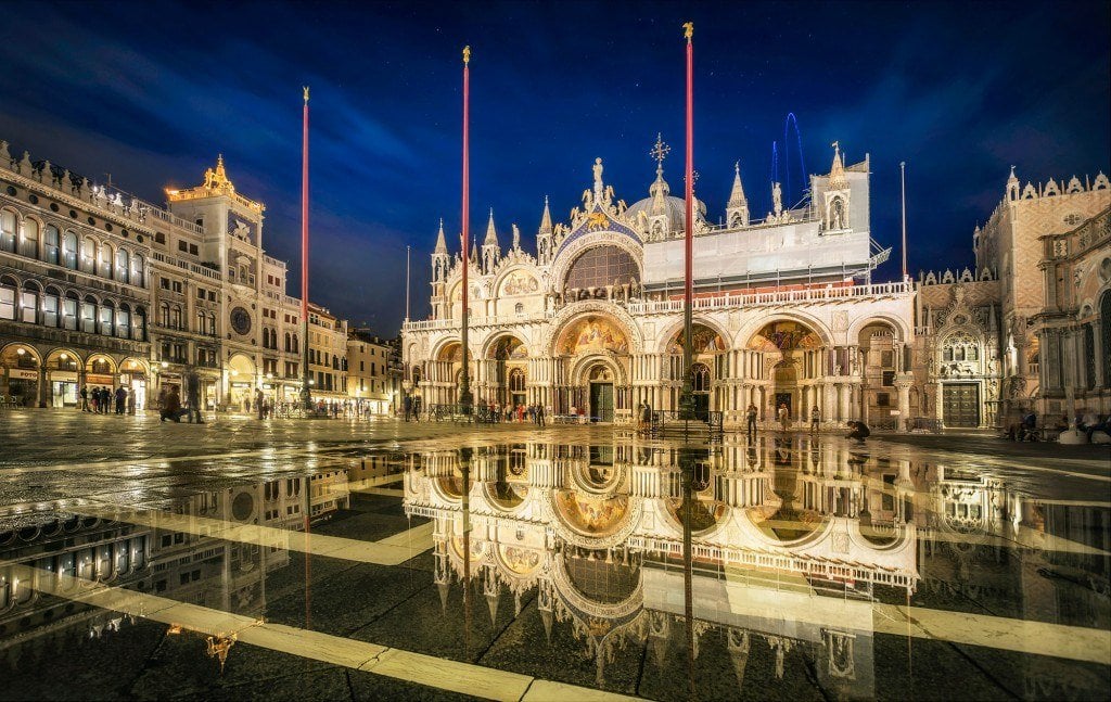 HDR-Photography-St-Mark's-Square-at-Night