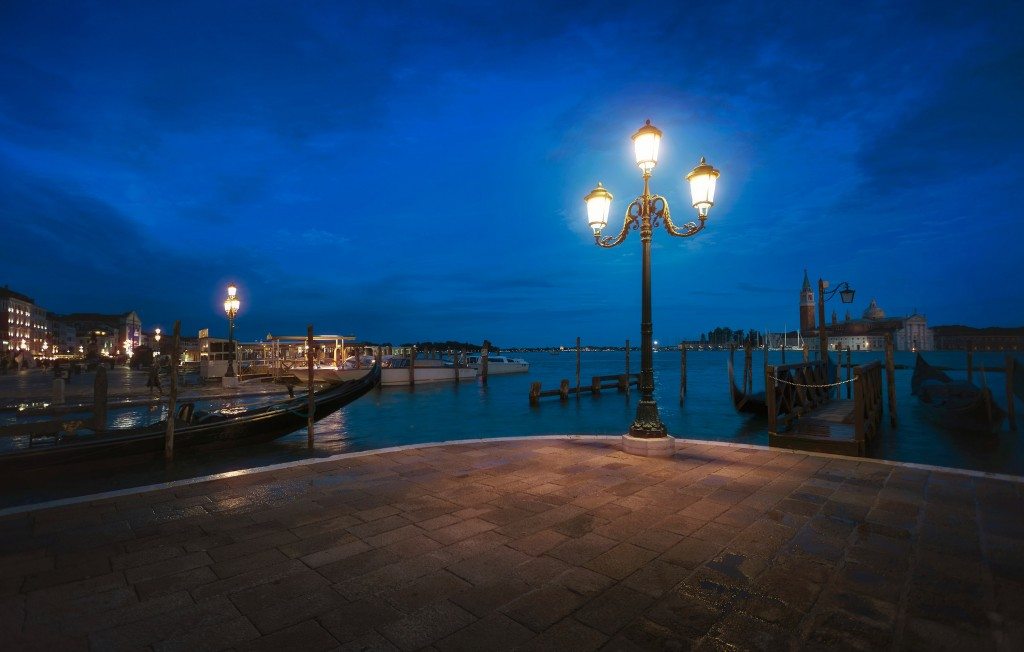 Blending-Light-HDR-Photography-Venice-Night