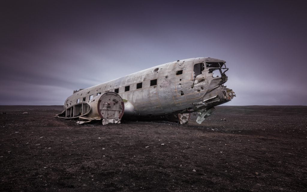 Landscape-Photograpy-Abandoned-Plane-Iceland