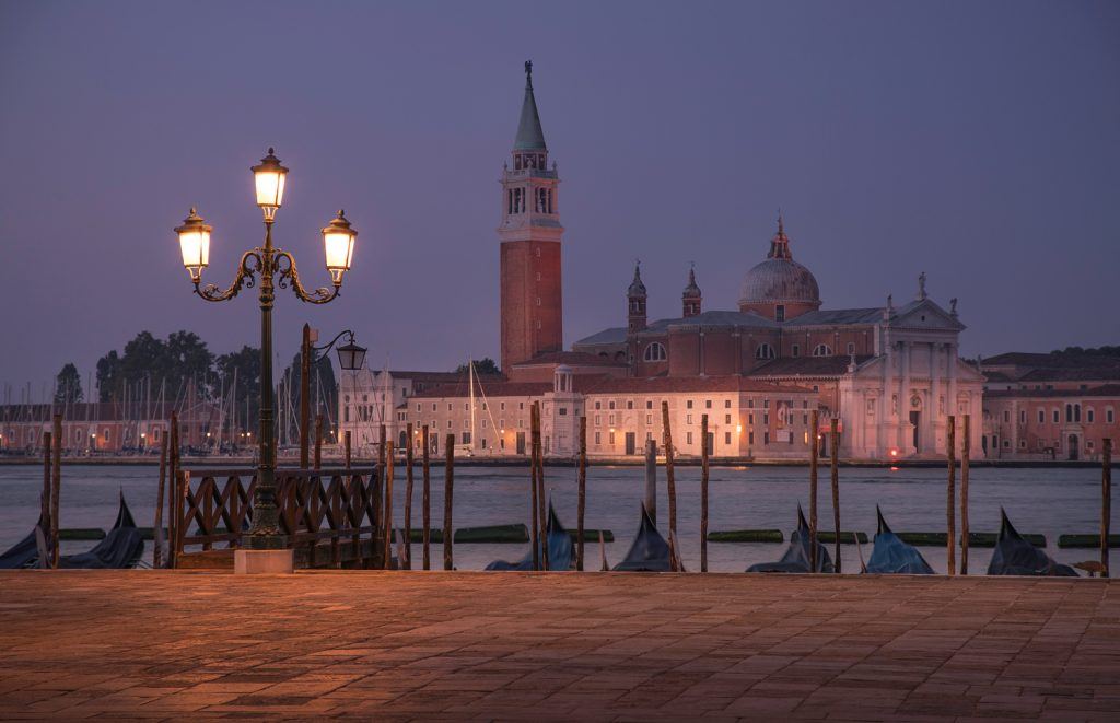 HDR-Photography-Peaceful-Morning-in-Venice