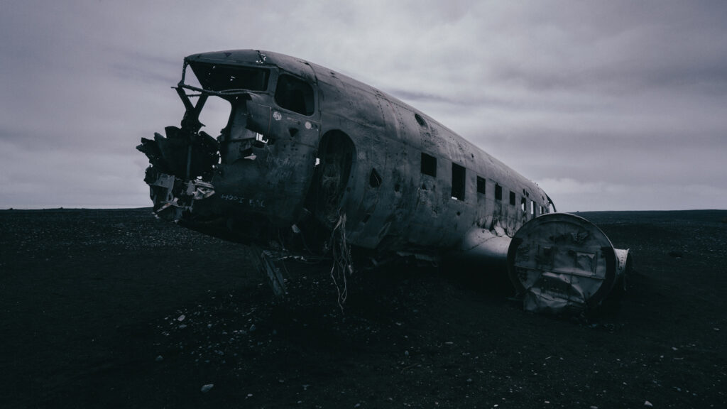 Awe-Inspiring Photos | Iceland Plane Crash